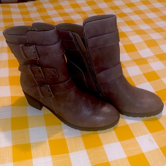 Relativity women’s booties. Brand new! So cute for fall! Size 10M - Picture 3 of 4